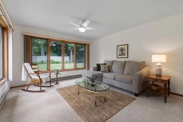 1311 Marthaler LN, West Saint Paul, MN 55118