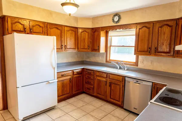 1216 Parkside DR, Marshall, MN 56258