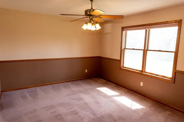 1216 Parkside DR, Marshall, MN 56258