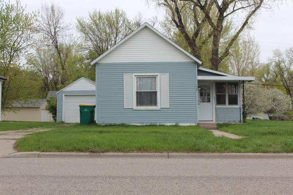 336 W Main ST W, Mayville, ND 58257