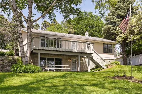 3893 Victoria ST N, Shoreview, MN 55126