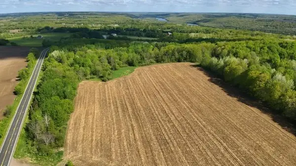xxx Vista RD, Taylors Falls, MN 55084