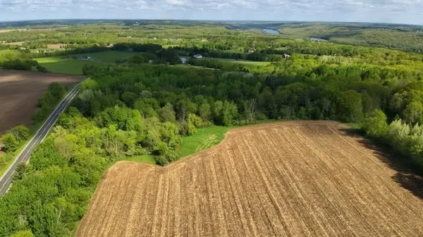 xxx Vista RD, Taylors Falls, MN 55084