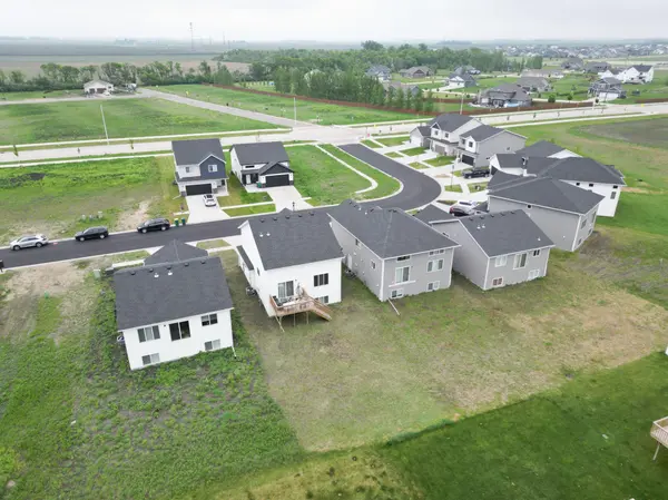7047 Benji LN, Horace, ND 58047