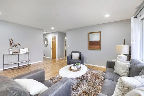 3501 W 103rd ST, Bloomington, MN 55431