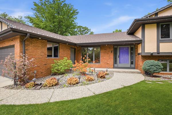 5724 Auto Club CIR, Bloomington, MN 55437