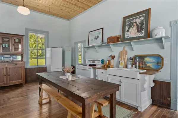 W1297 450th AVE, Elmwood, WI 54740