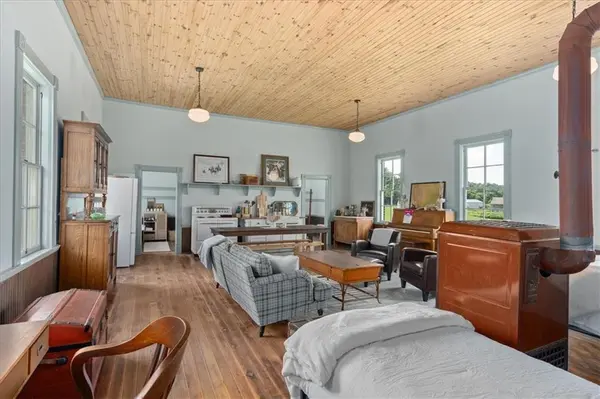 W1297 450th AVE, Elmwood, WI 54740