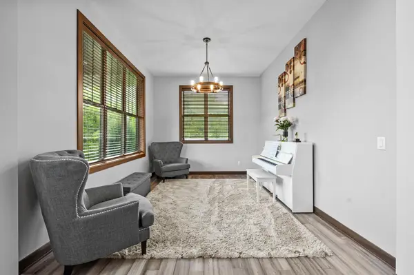 16685 Judicial RD, Lakeville, MN 55044