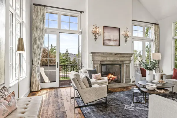 1660 Carriage PATH, Golden Valley, MN 55422