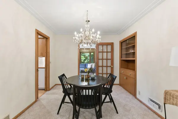 6221 Hansen RD, Edina, MN 55436