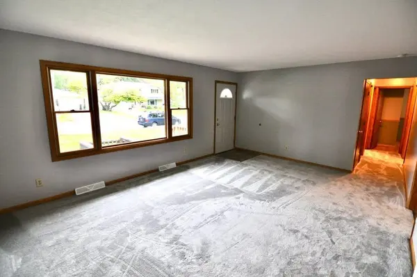 915 Fuller ST S, Shakopee, MN 55379