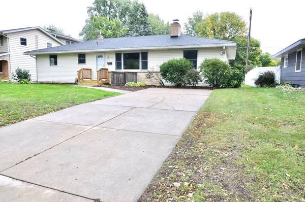 915 Fuller ST S, Shakopee, MN 55379