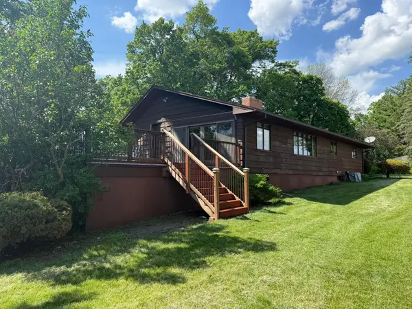 2105 Linn DR, Owatonna, MN 55060