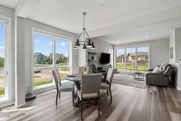 16162 Eagleview DR, Lakeville, MN 55044