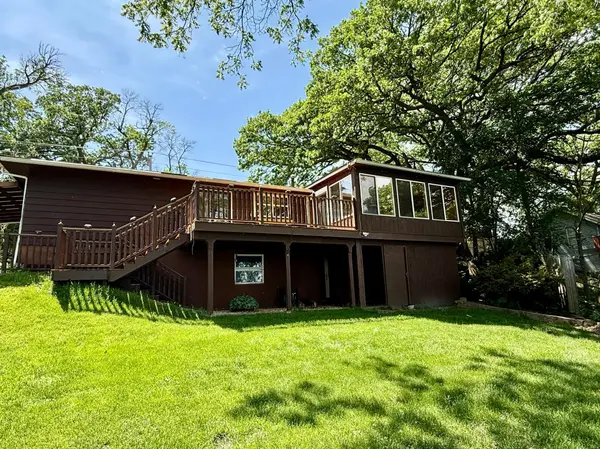 1201 Frank Hall DR, Albert Lea, MN 56007