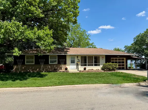 1201 Frank Hall DR,  Albert Lea,  MN 56007