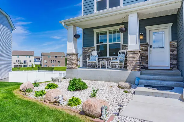 1407 Ironwood CT, Carver, MN 55315