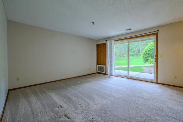 1225 Ferndale ST N #B1, Maplewood, MN 55119