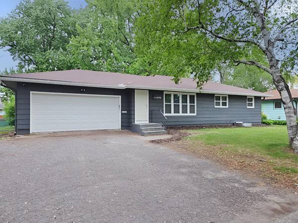 7025 Grimes AVE N, Brooklyn Center, MN 55429