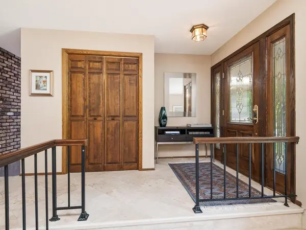 8127 Pennsylvania CIR, Bloomington, MN 55438