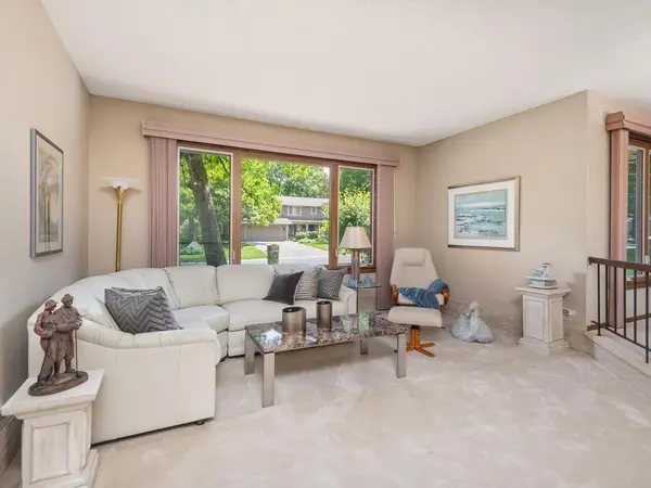 8127 Pennsylvania CIR, Bloomington, MN 55438
