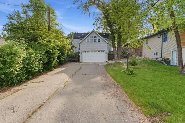 271 Lake AVE N, Spicer, MN 56288