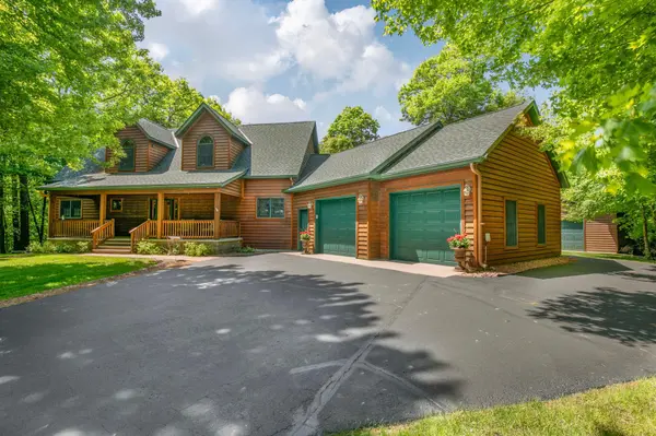 38151 Wilderness CT, Sartell, MN 56377