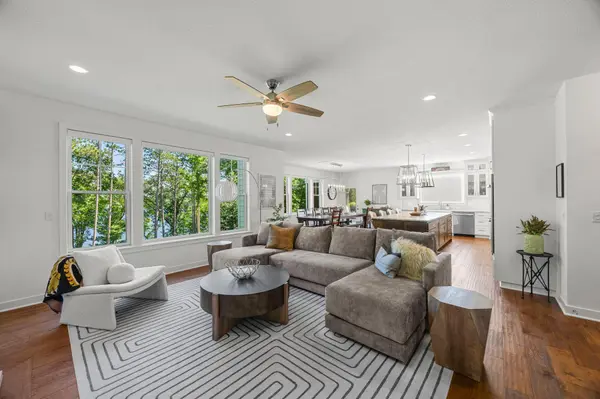 2522 Woods DR, Victoria, MN 55386