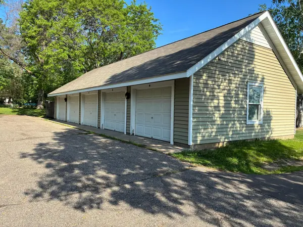 375 Orleans ST E, Stillwater, MN 55082