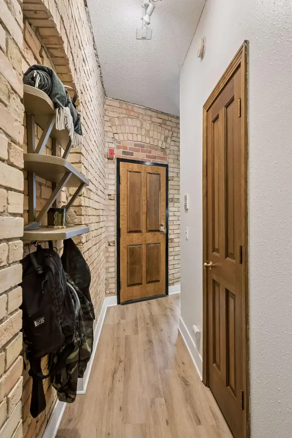 601 S 9th ST #1, Minneapolis, MN 55404