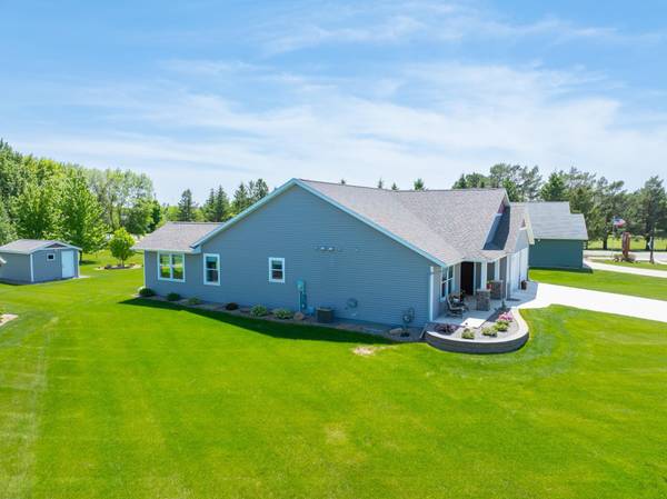614 Dewberry LN, Alexandria, MN 56308