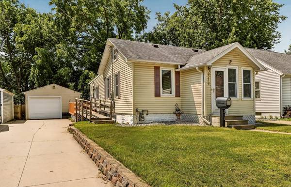 212 10 1/2 ST SE, Rochester, MN 55904