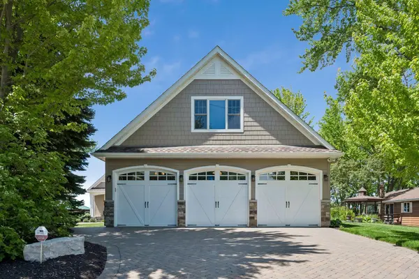 511 N Shore DR, Waverly, MN 55390