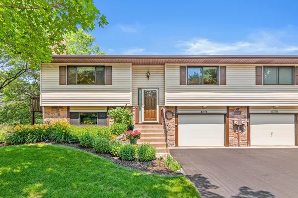 825 Martha Lake CT, Shoreview, MN 55126