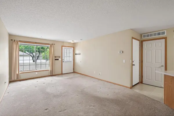 8639 Quarry Ridge LN #I, Woodbury, MN 55125