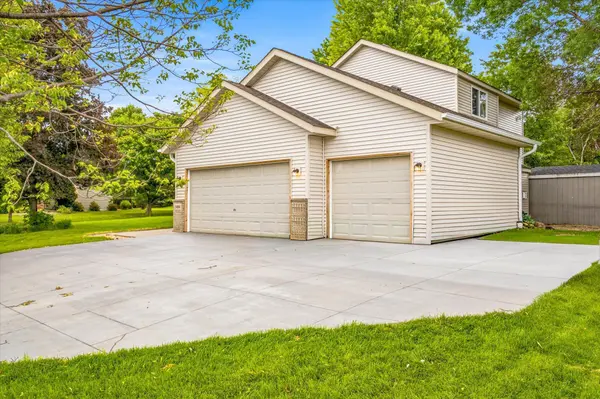 5494 Lambert AVE NE, Albertville, MN 55301