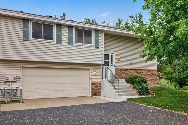 841 Evergreen CIR, Burnsville, MN 55337