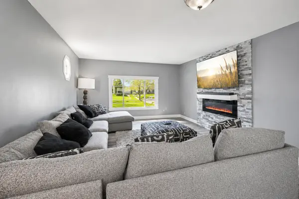 7700 Sierra Pkwy, Brooklyn Park, MN 55444