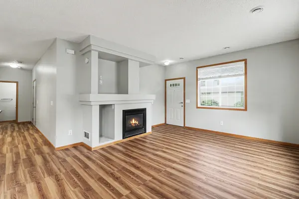 130 River Woods DR W, Saint Paul Park, MN 55071