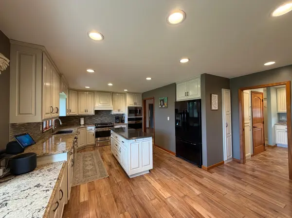 306 S Fairview DR, Luverne, MN 56156