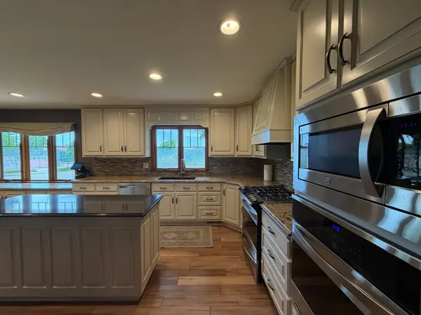 306 S Fairview DR, Luverne, MN 56156