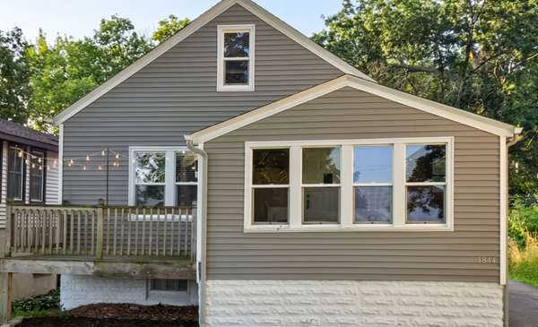 1844 E Shore DR, Maplewood, MN 55109