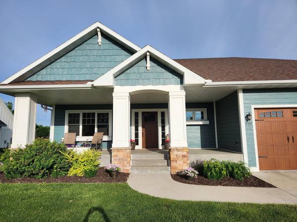 731 St James CIR, Litchfield, MN 55355