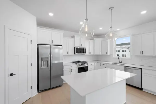 9501 Lydia LN, Elko New Market, MN 55020