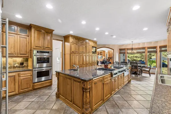 23 Scotch Pine CIR, North Oaks, MN 55127