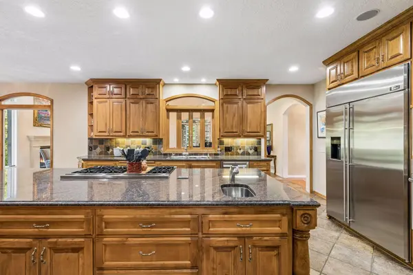 23 Scotch Pine CIR, North Oaks, MN 55127