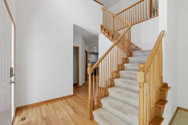 9142 Woodland DR, Saint Bonifacius, MN 55375