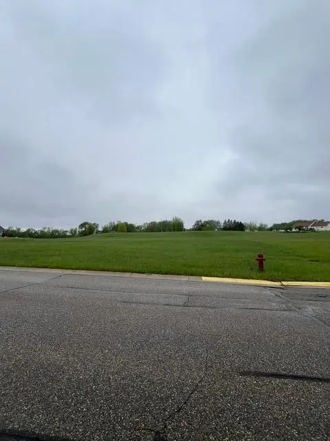 621 Borgrud LN, Evansville, MN 56326