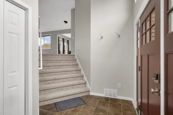 17550 Foxboro LN, Lakeville, MN 55024